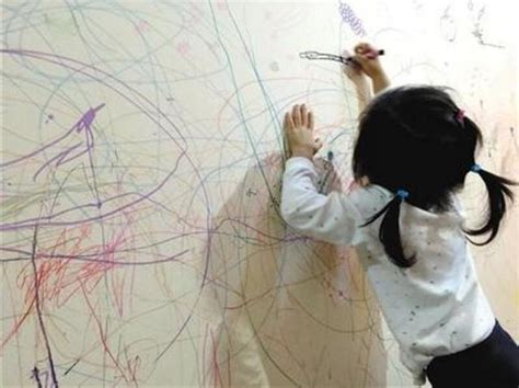 韓國印象 小孩畫牆壁